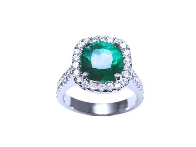 Genuine Women&#39;s Emerald rings for sale