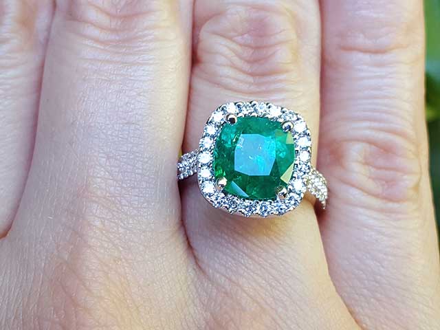 Natural Women’s emerald rings