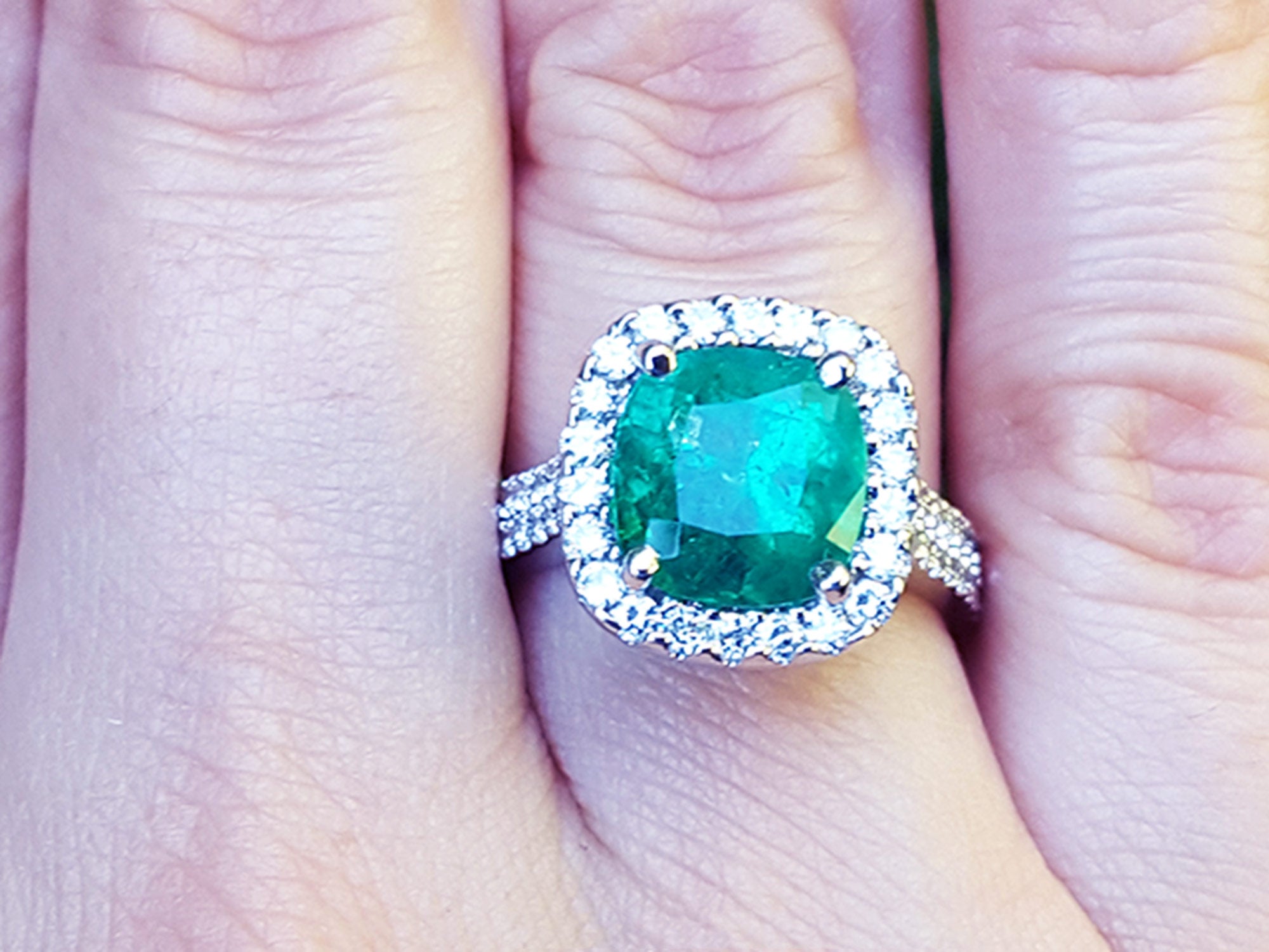 Bridal&#39;s May Birthstone emerald rings for sale in USA