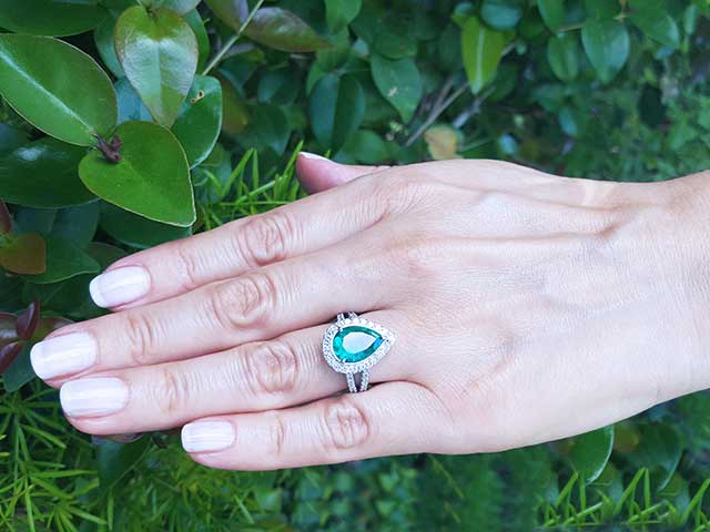 GIA certified Colombian emerald rings