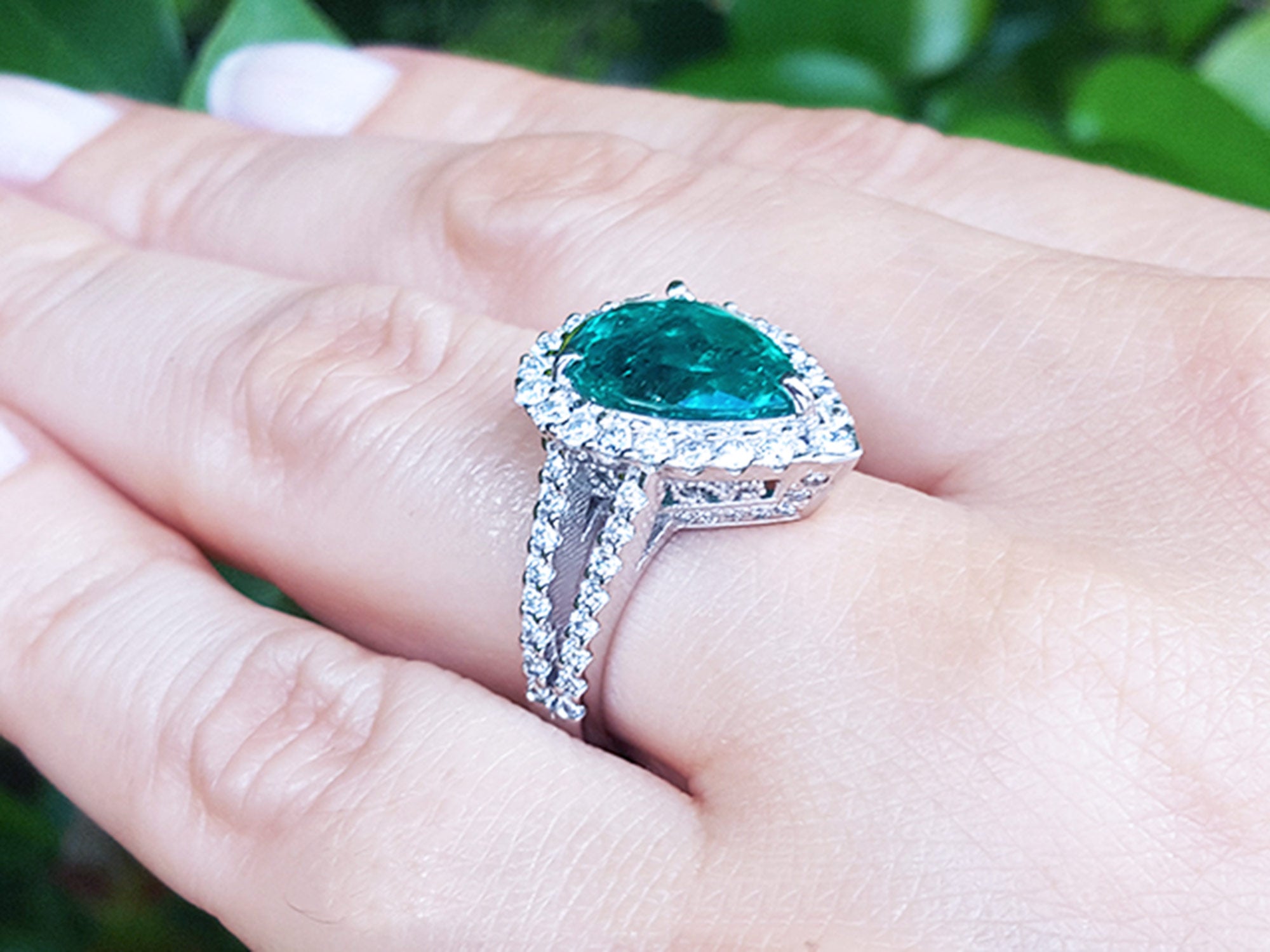 Anillo para mujer con esmeralda genuina