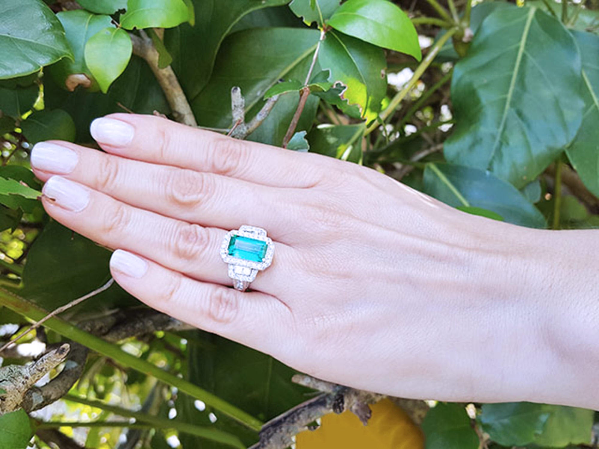 Emerald jewelry for women
