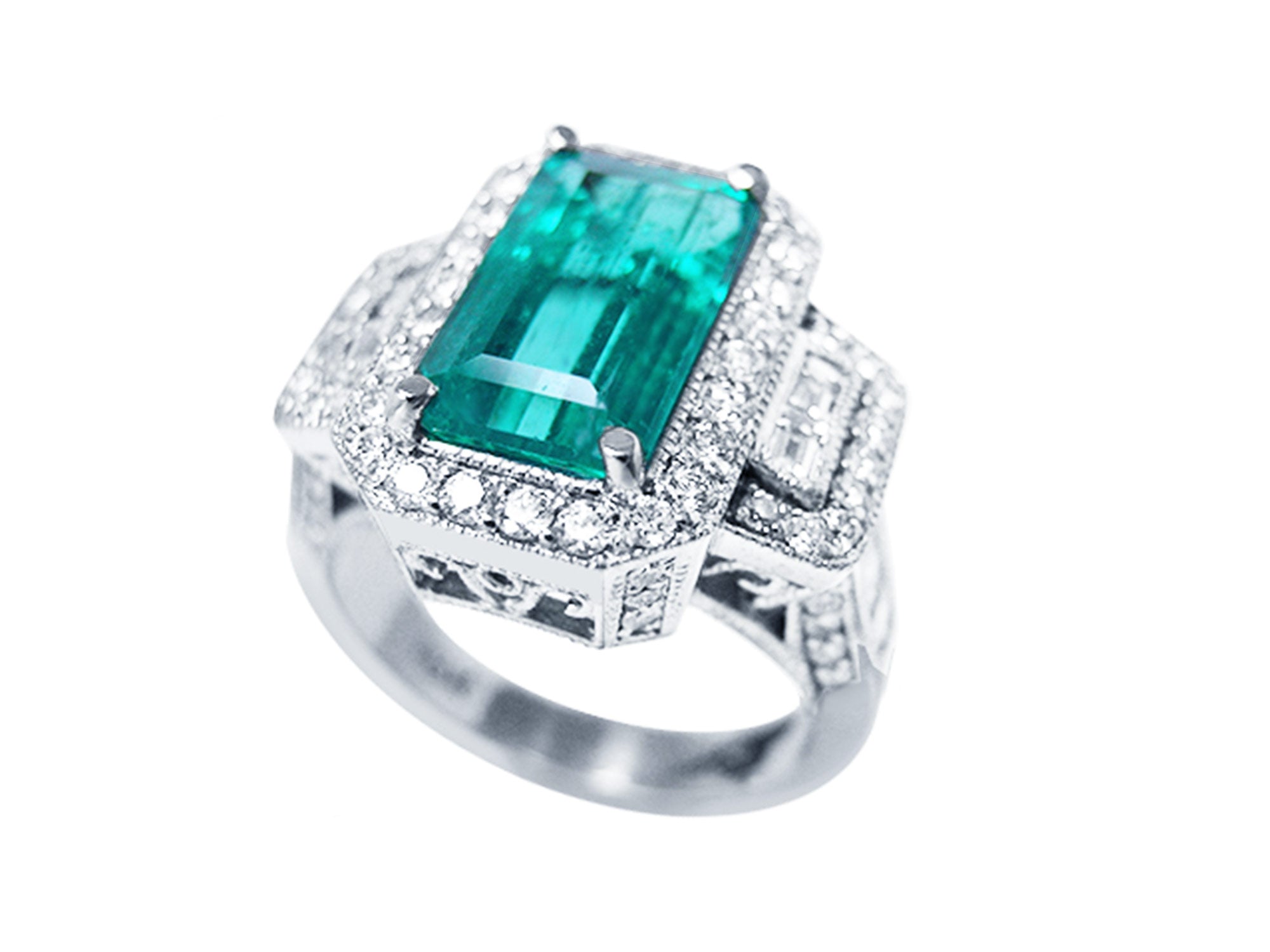 Women&#39;s emerald ring white gold