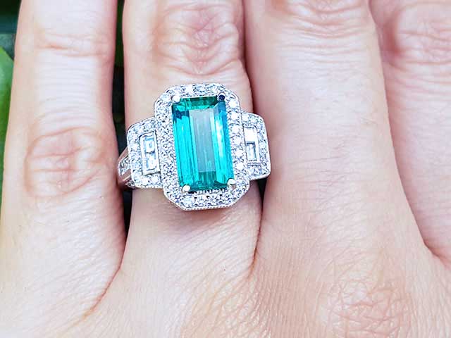 3.00 ct. Natural Colombian Emerald Ring for Women - 18k