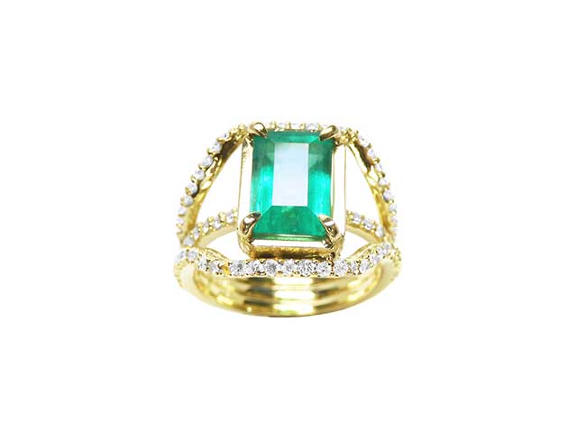 Natural Women’s emerald rings for sale