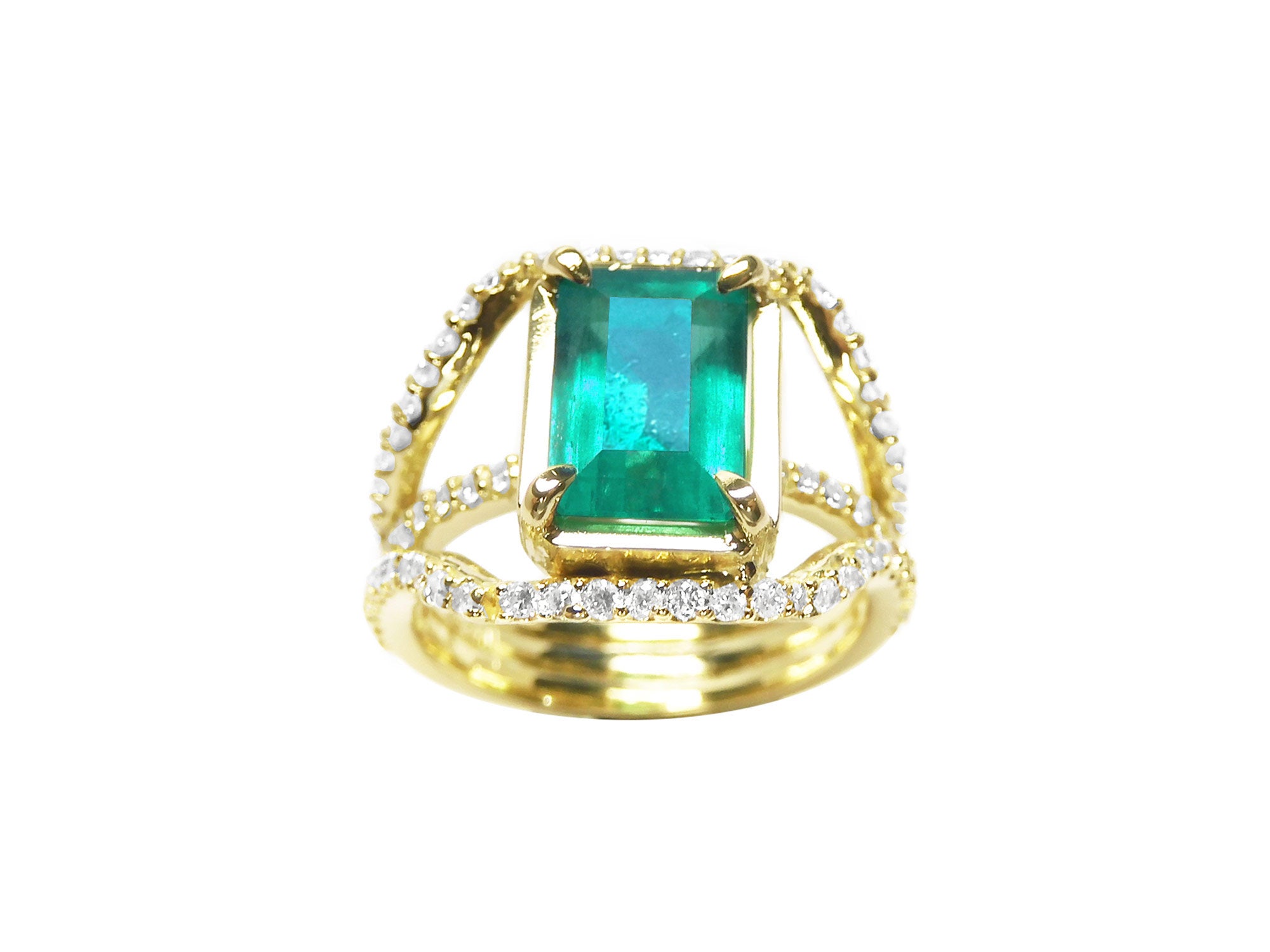 Women&#39;s May birthstone ring