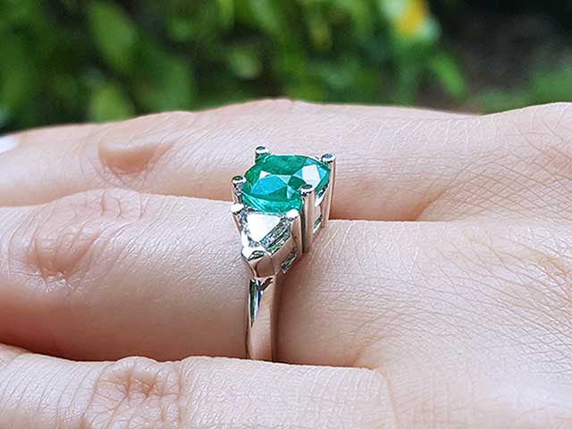 Unique Colombian emeralds fine jewelry