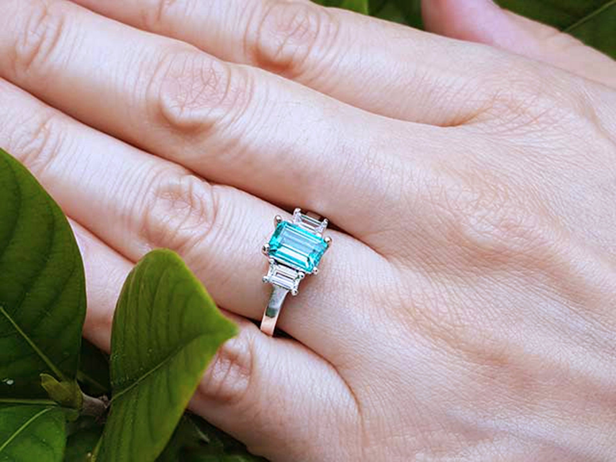 Mother&#39;s Day gift emerald ring