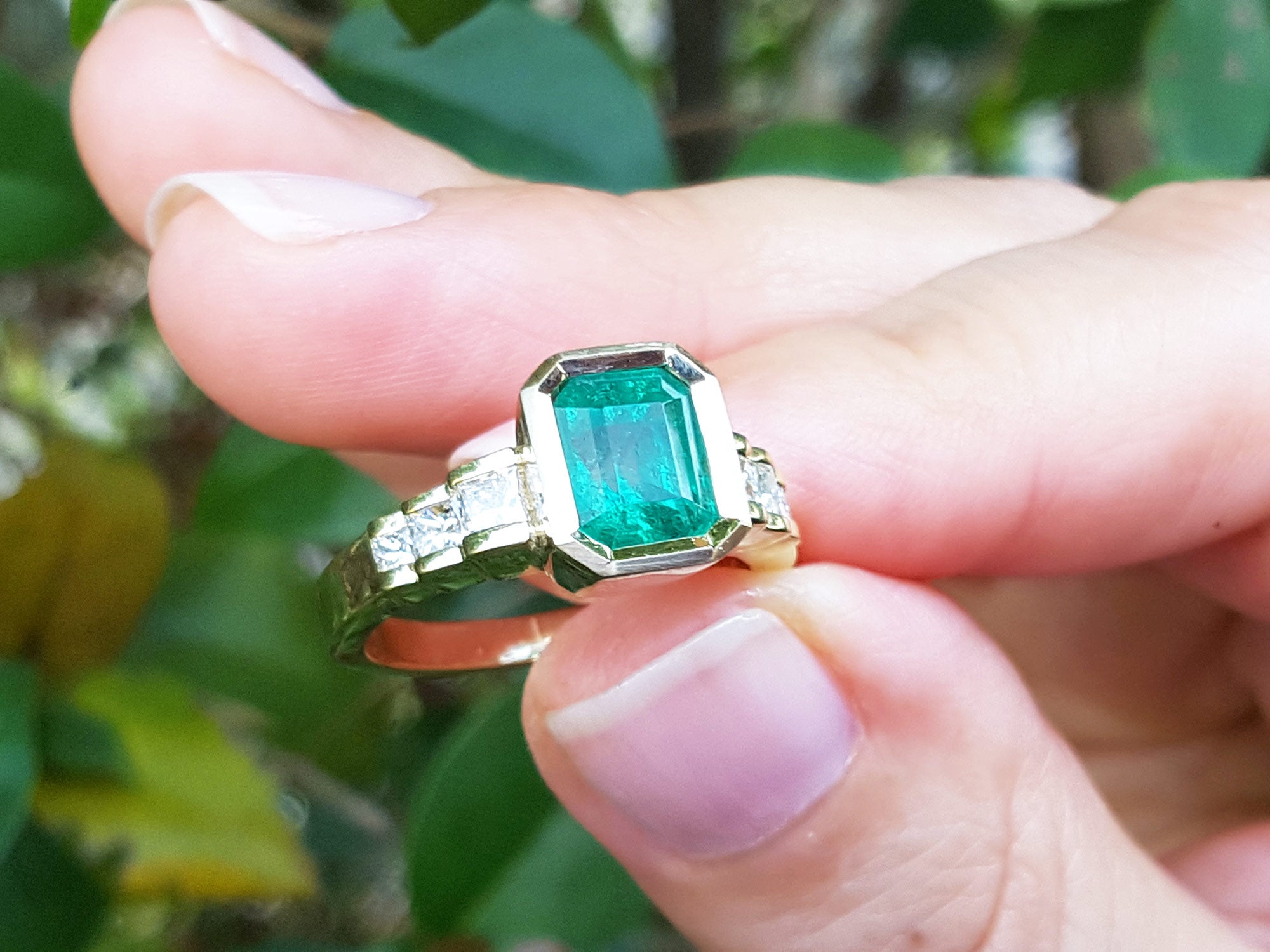 Natural Colombian emerald ring for women