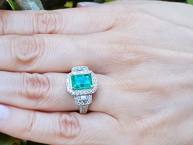 Unique emerald Women’s rings