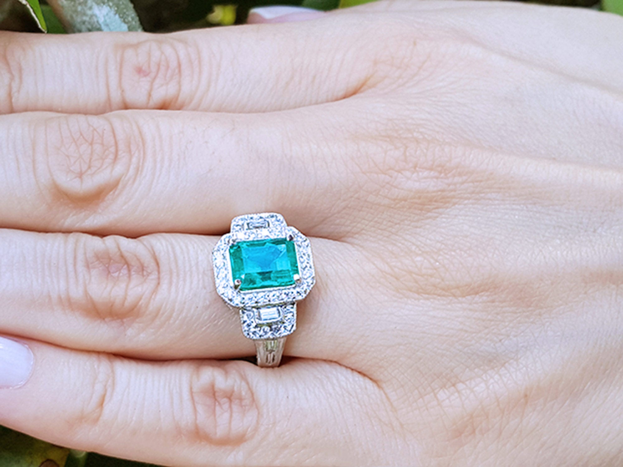 May&#39;s birthstone ring with emerald
