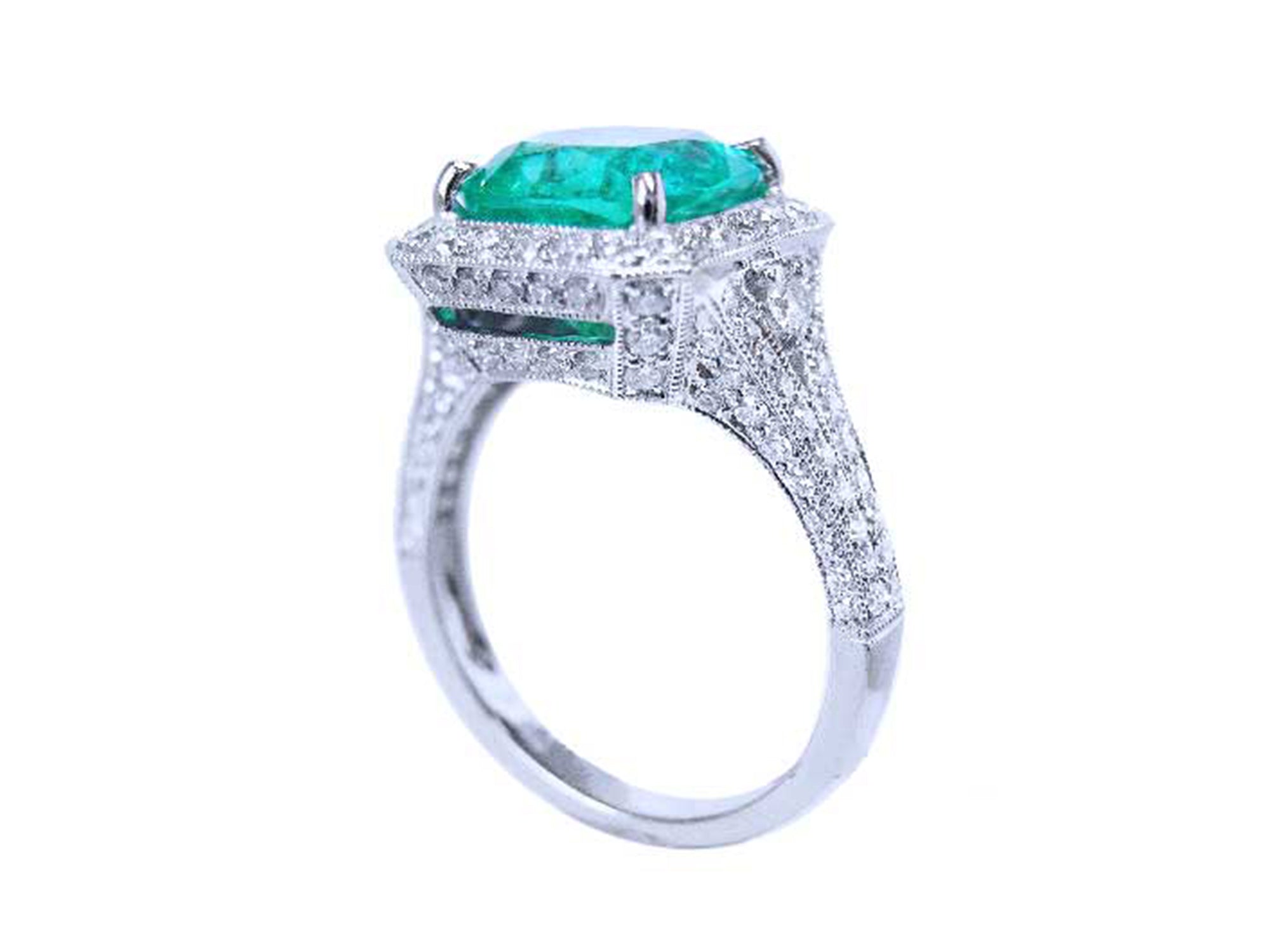 18k white gold emerald ring cushion cut