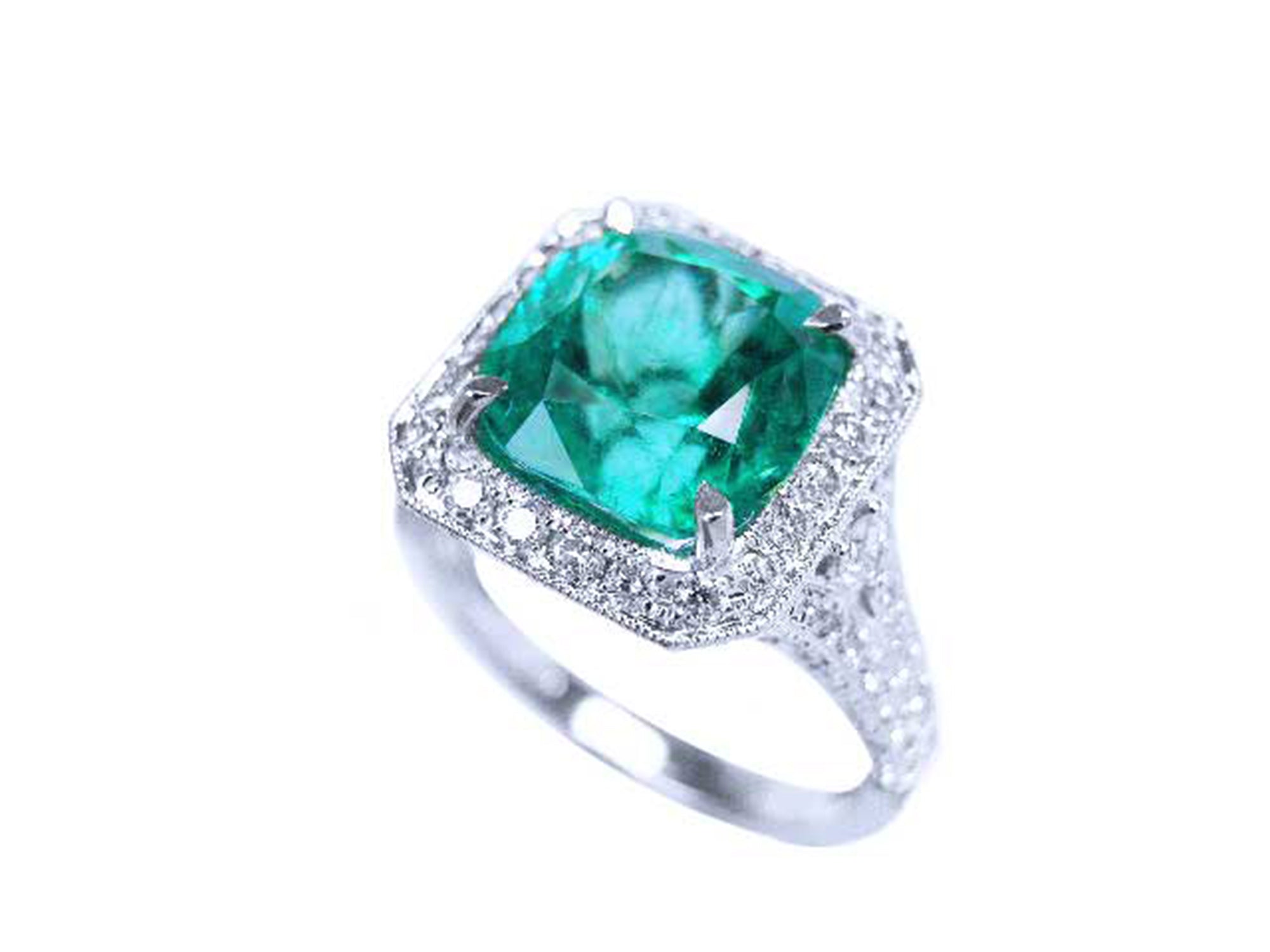 Brides&#39; emerald ring cushion cut white hold 18k