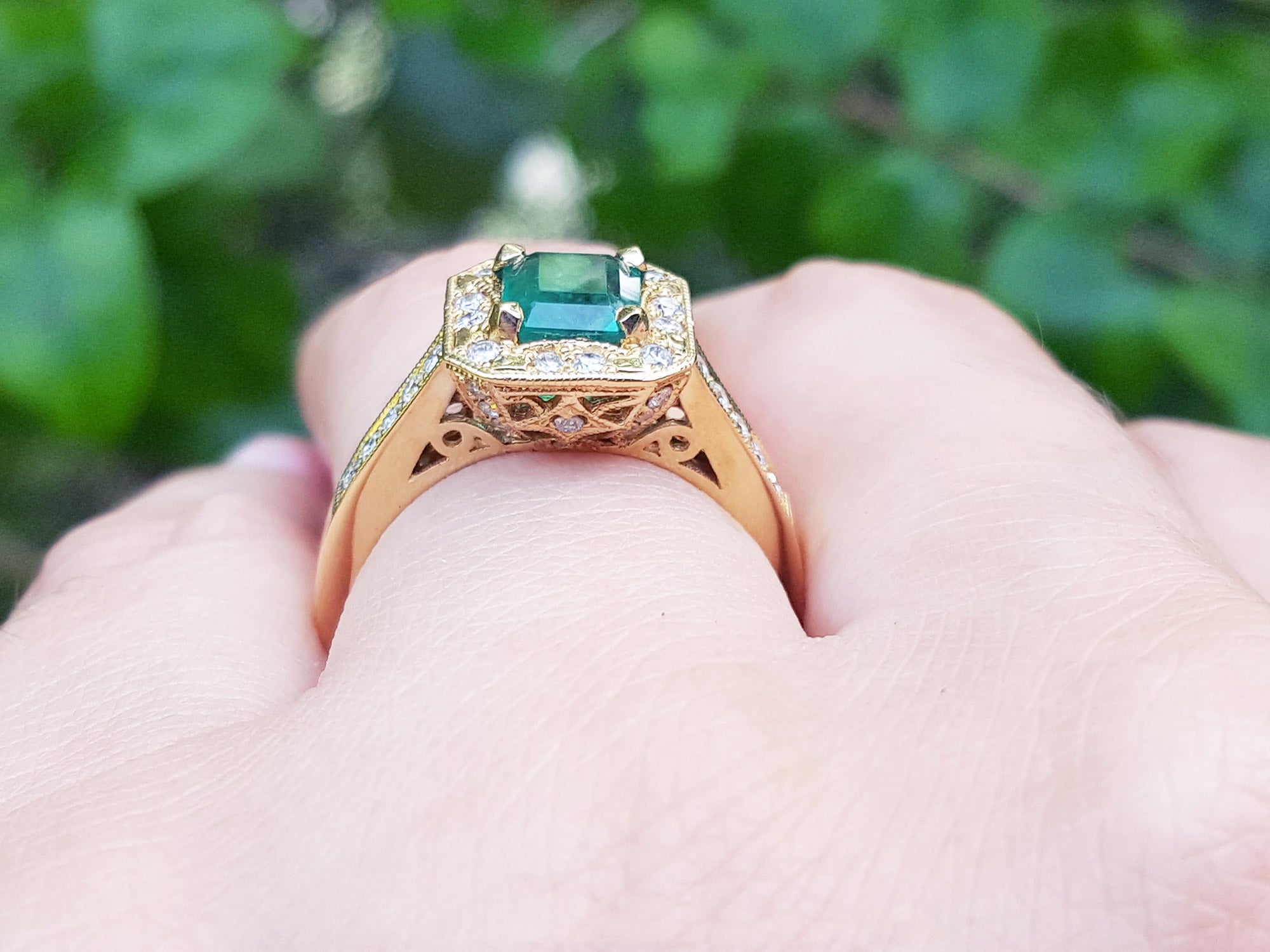Brides&#39; may birthstone engagement ring
