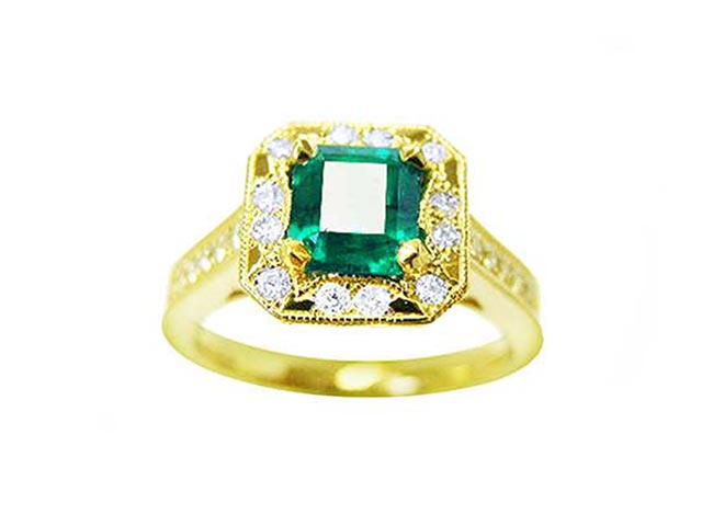 Fine gold emerald Jewelry for women