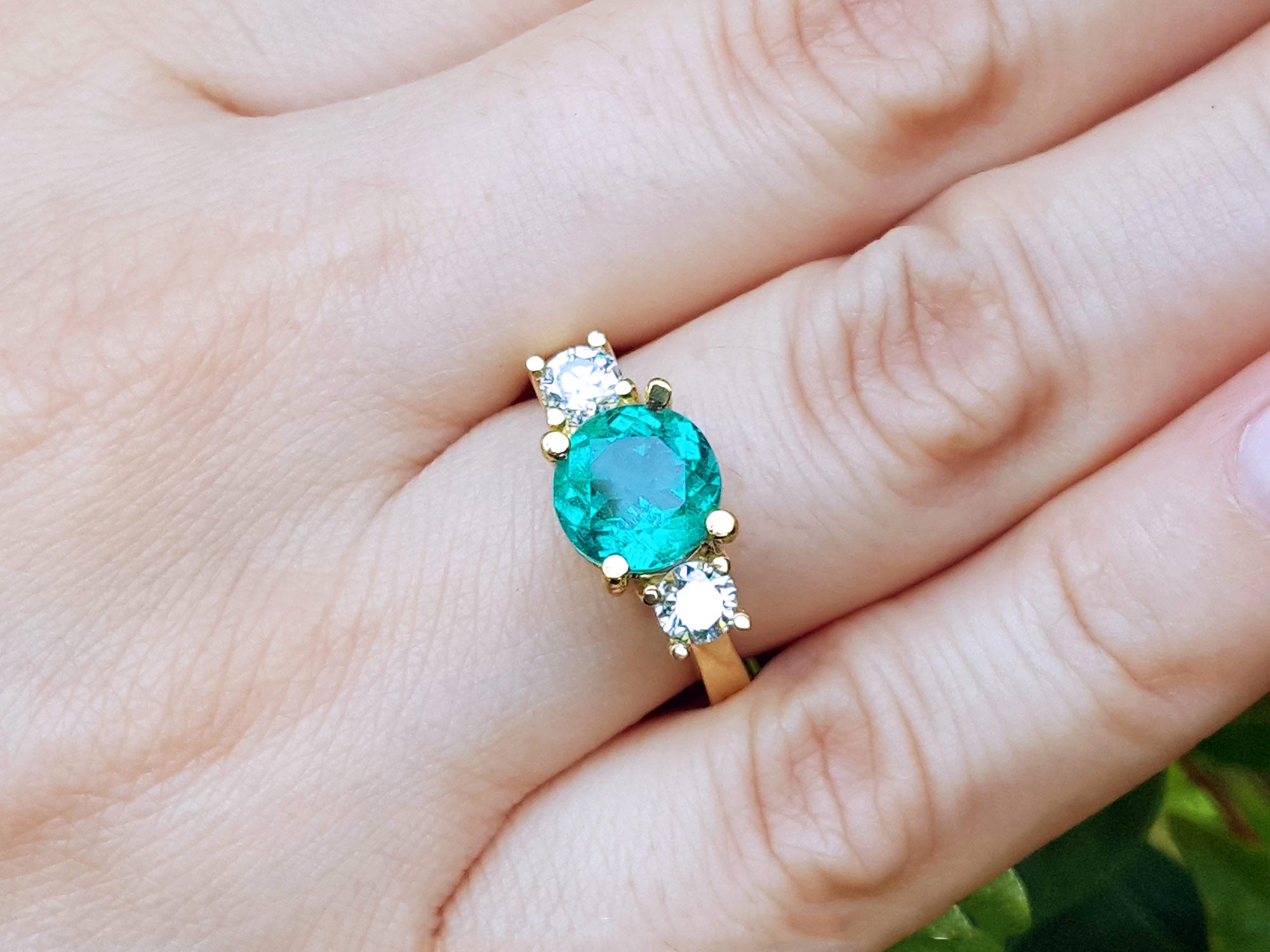Emerald jewelry for women