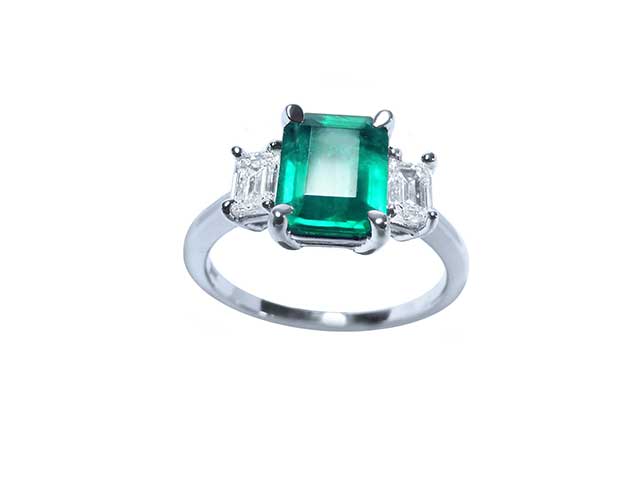 Ladies real emerald rings for sale