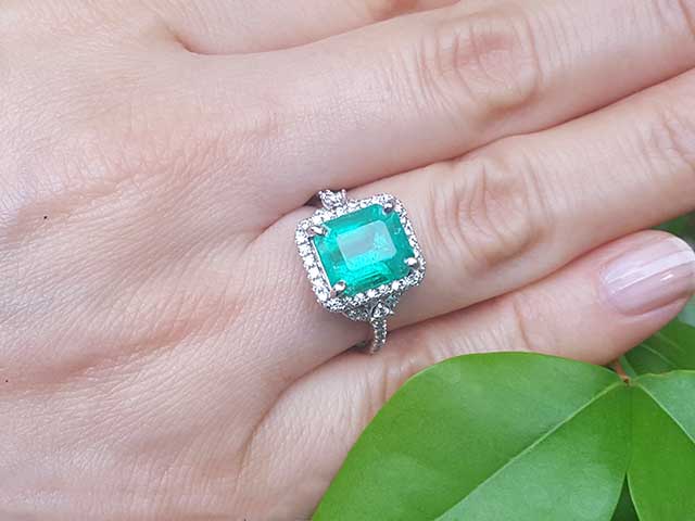 Emerald and diamond jewelry wholesale