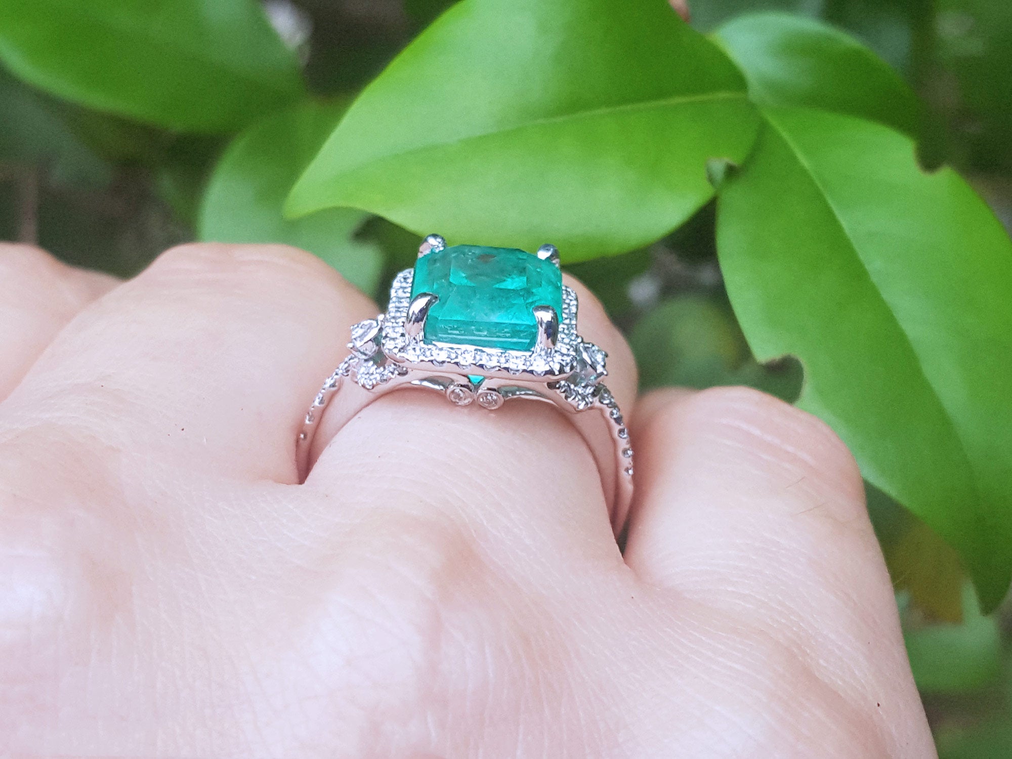 !4k gold emerald ring