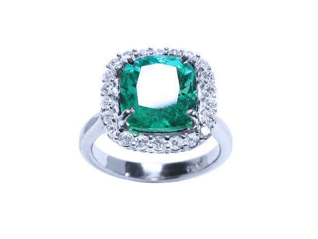 Emerald gold engagement rings for woman