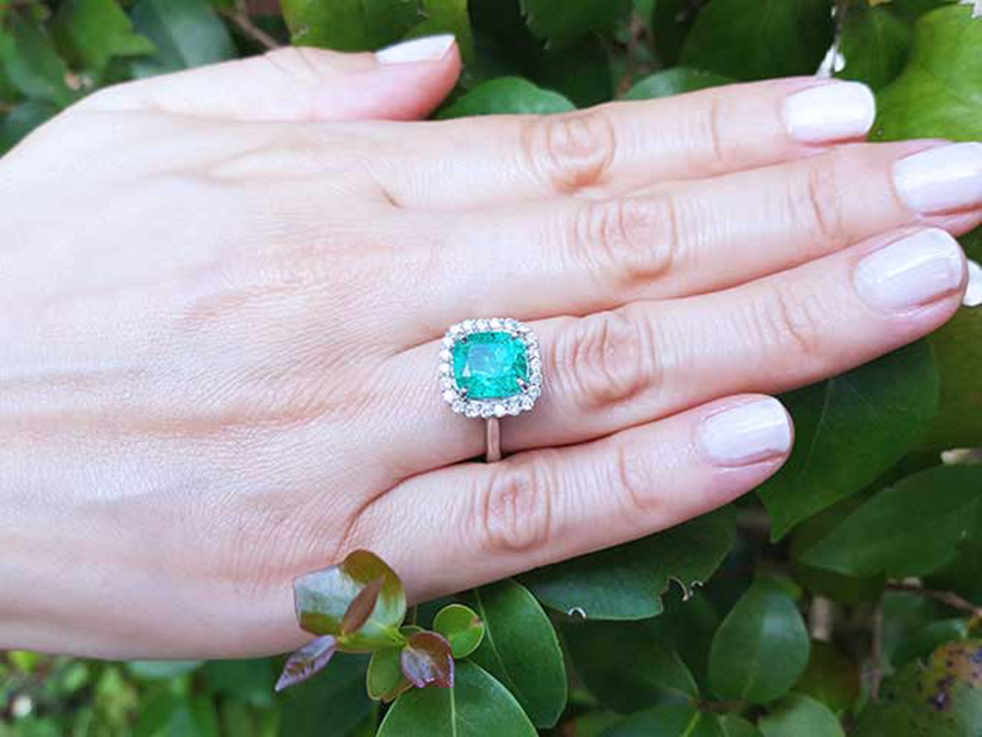 Emerald jewelry for women