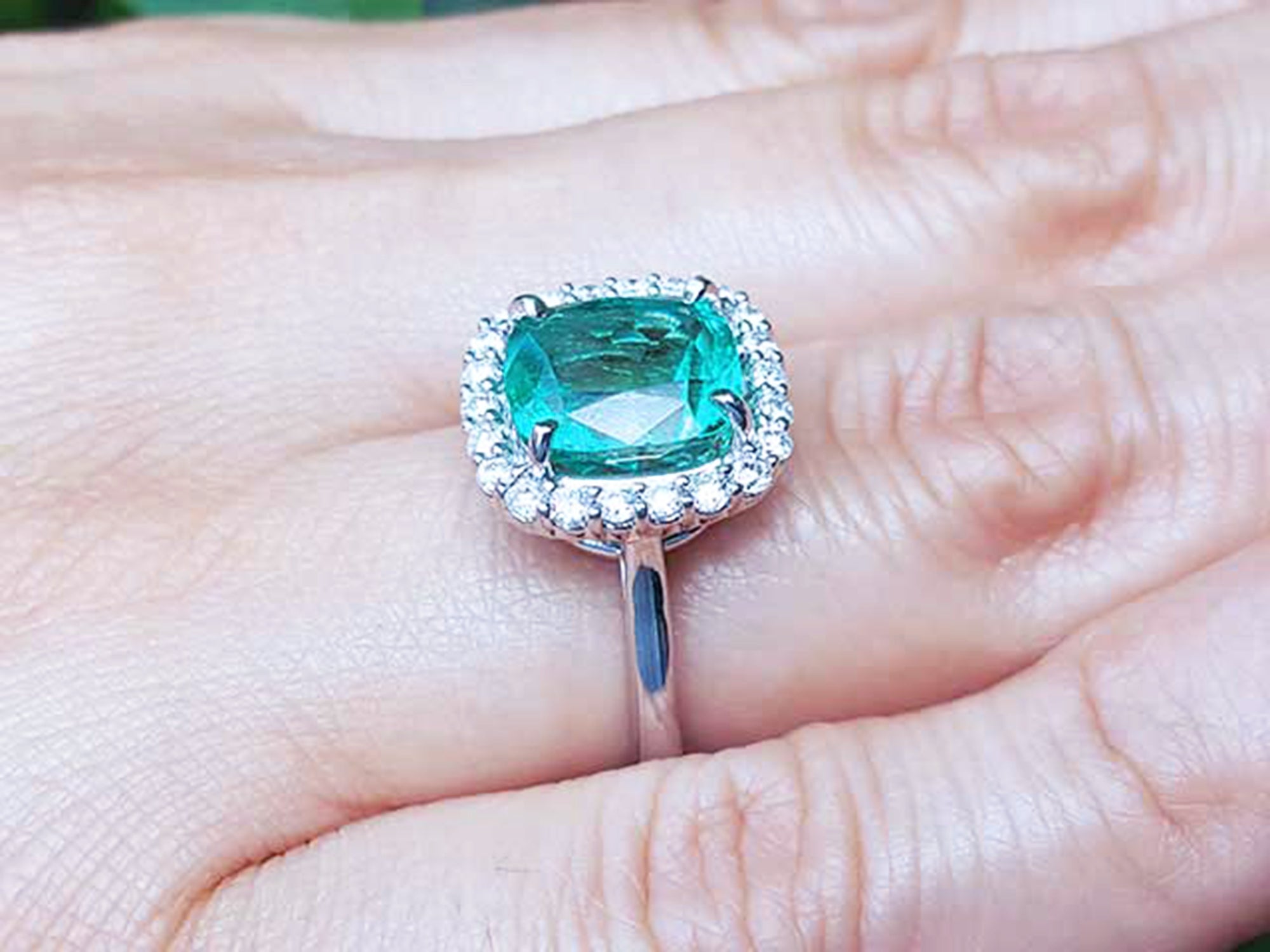 Mother&#39;s Day gift emerald ring cushion cut