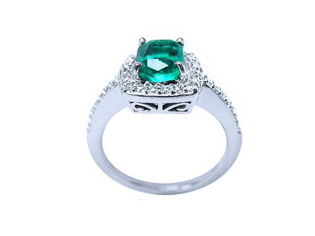 Bridal’s emerald engagement rings