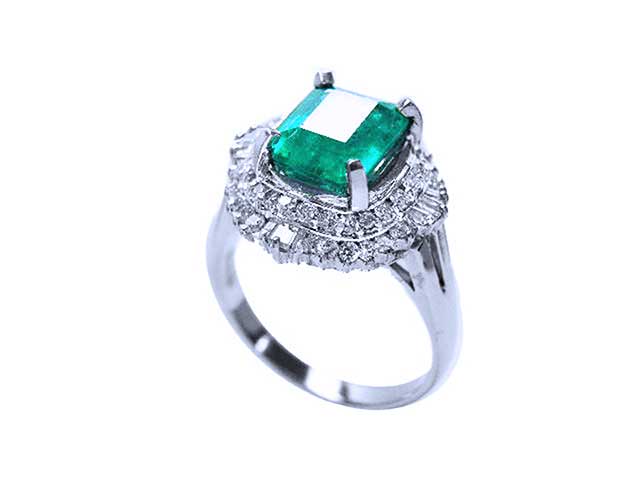Deep green Colombian emeralds rings-12
