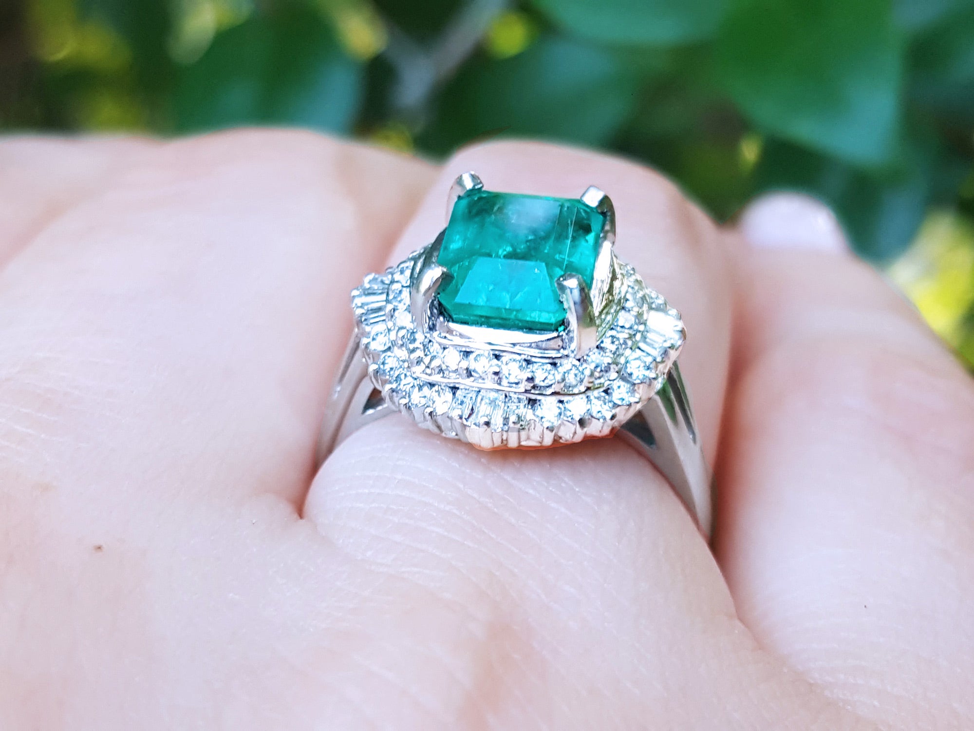 Platinum emerald jewelry for women
