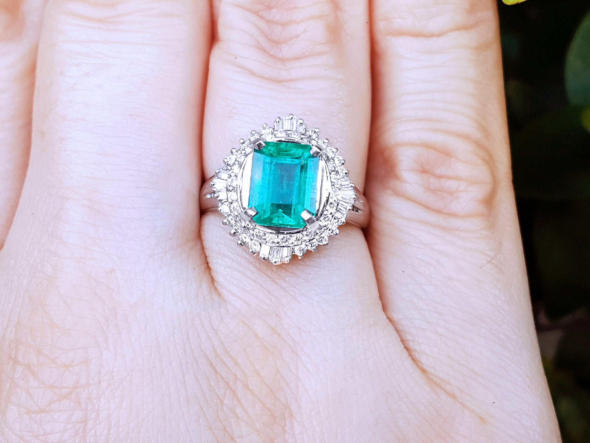 Mother&#39;s Day gift Platinum emerald ring