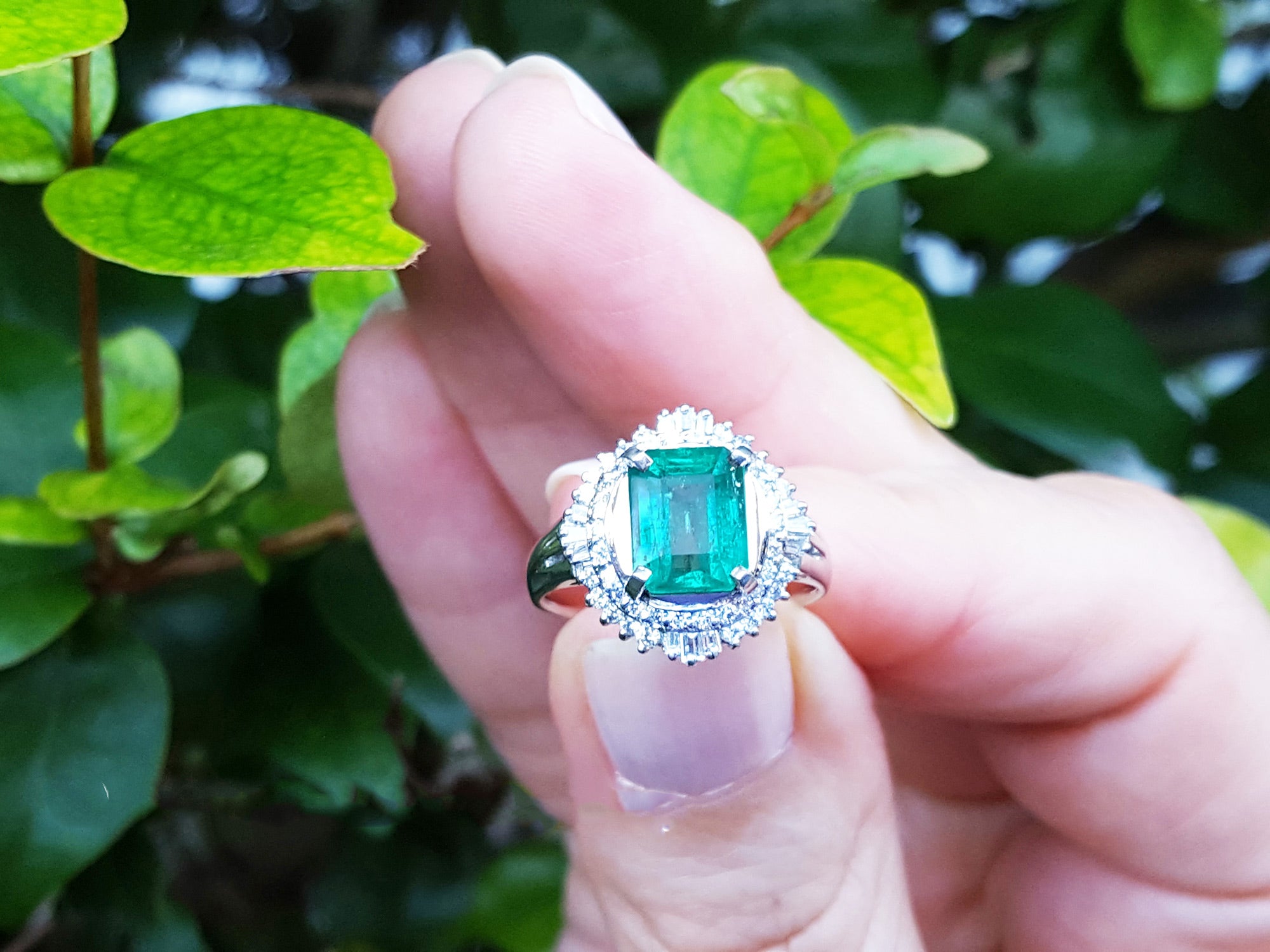 Ladies Emerald jewelry 