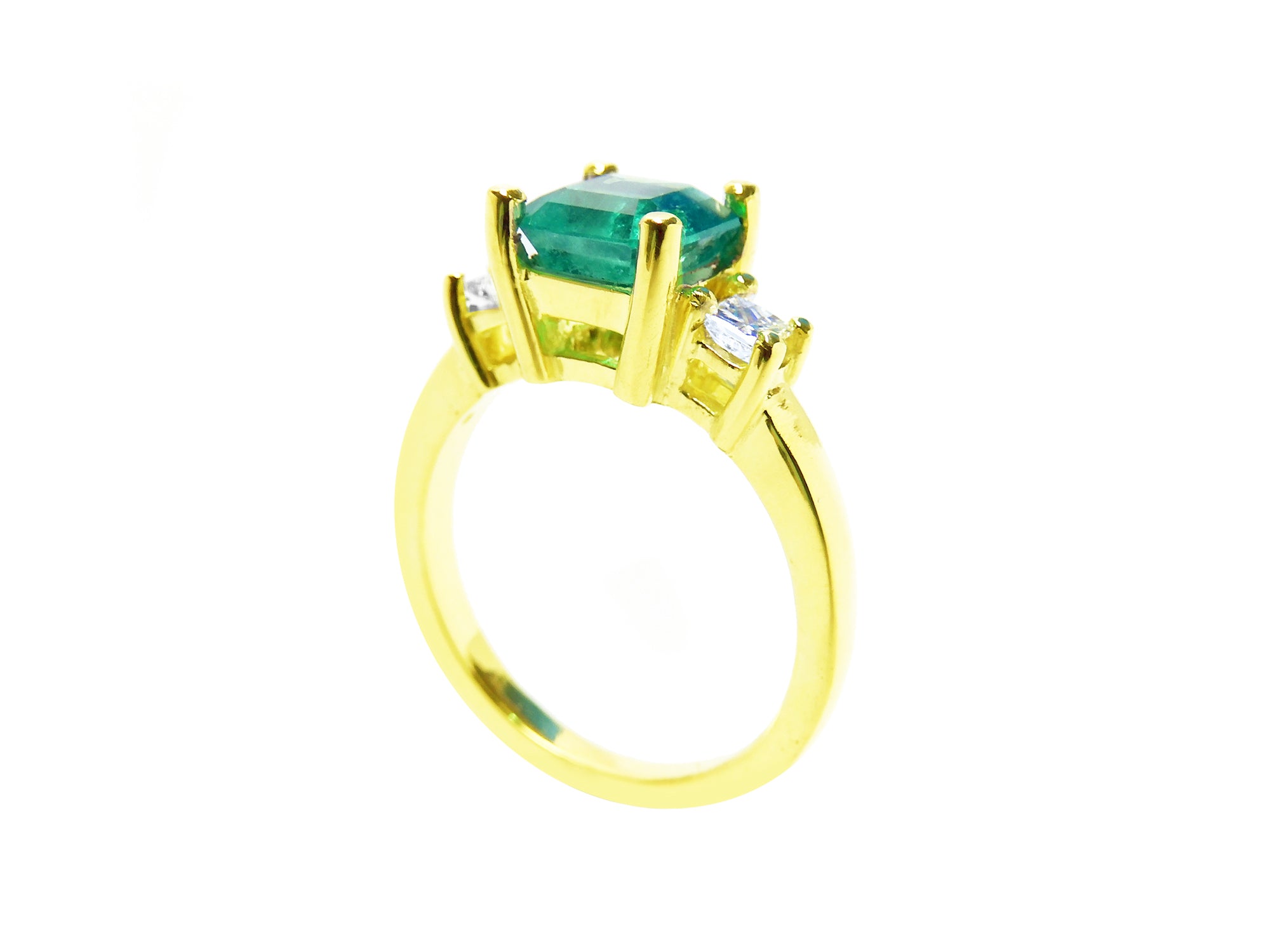 Ladies emerald ring 18k gold