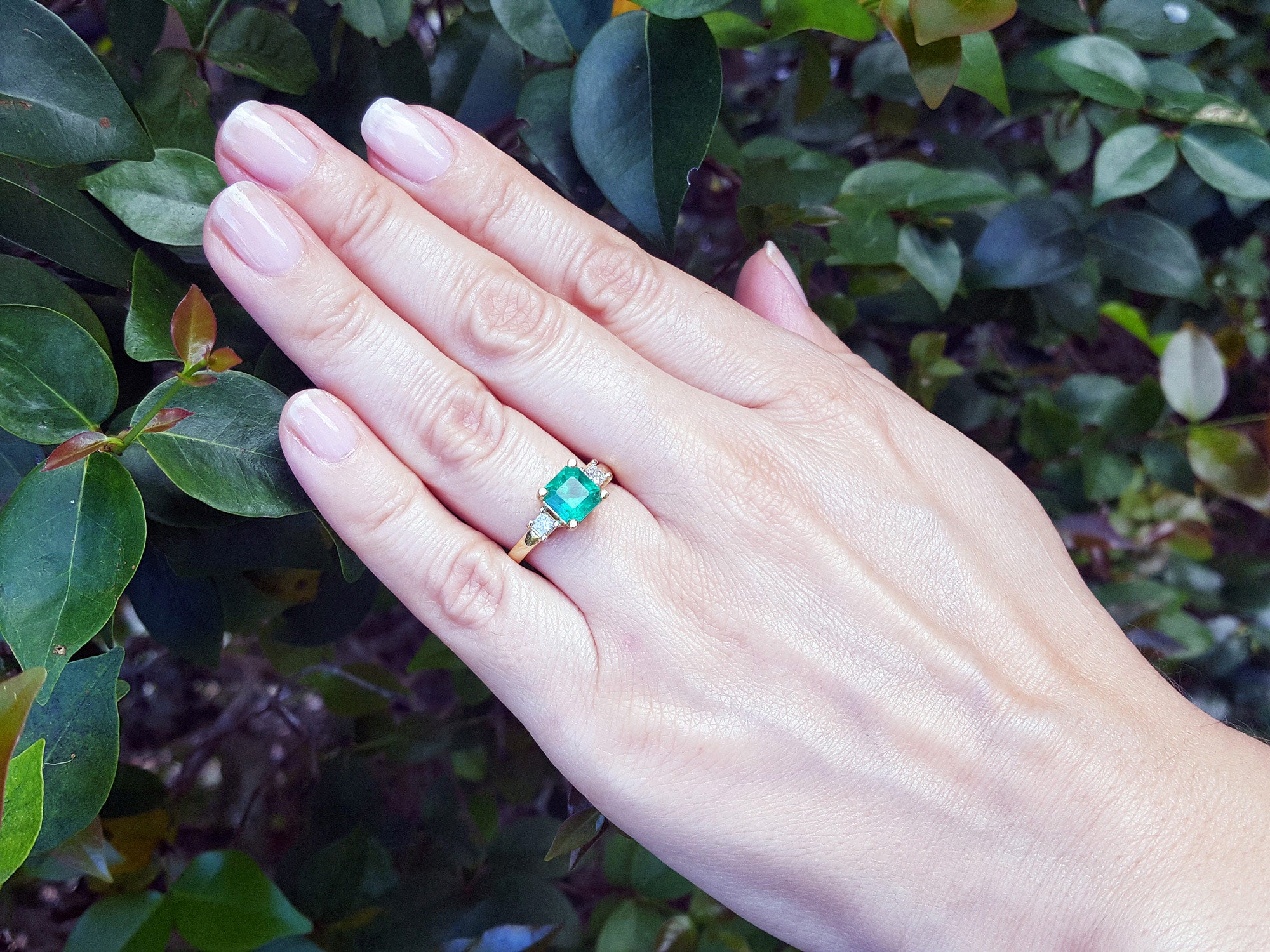 Mother&#39;s day gift emerald ring