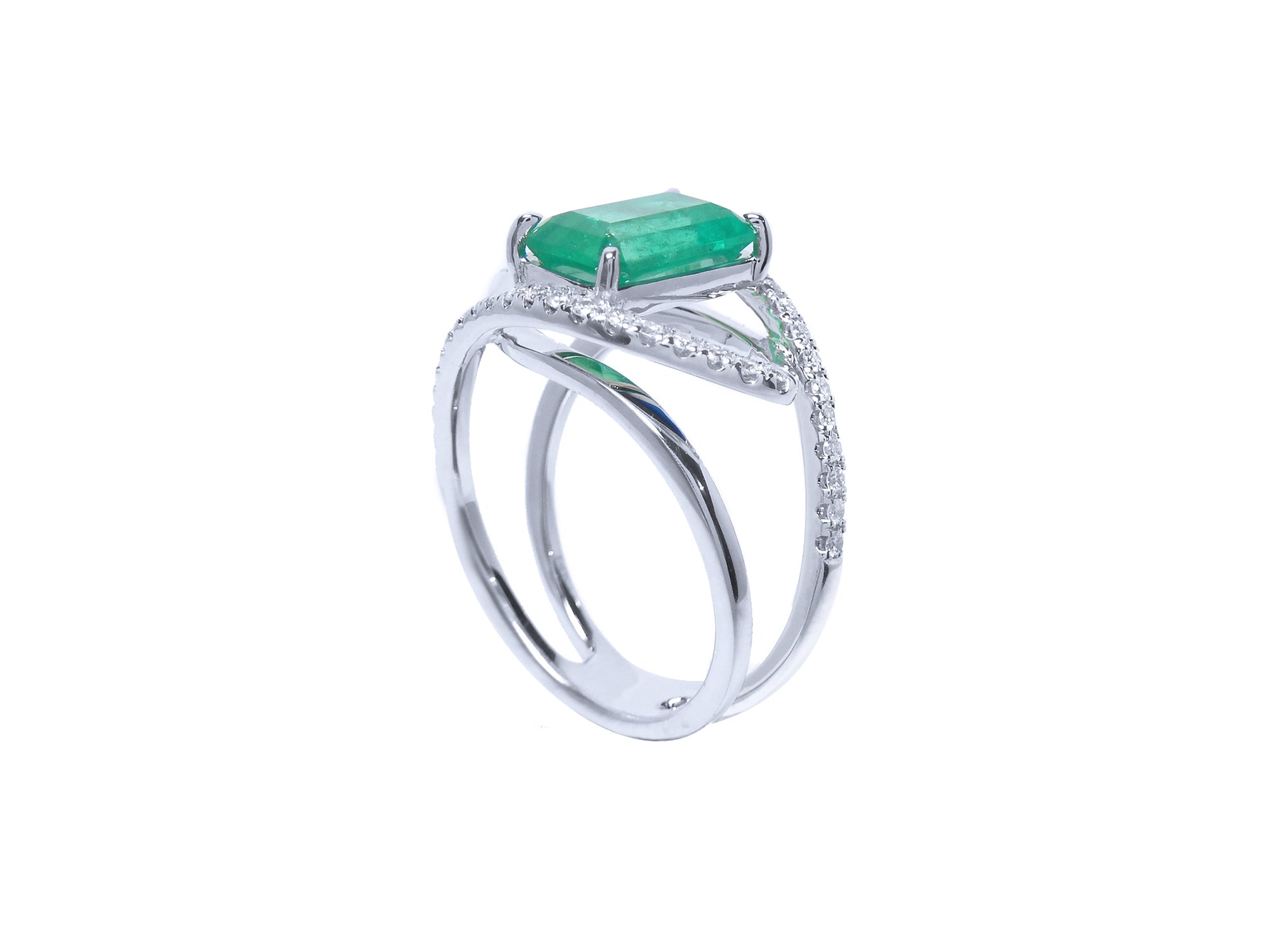 14k white gold ring with emerald