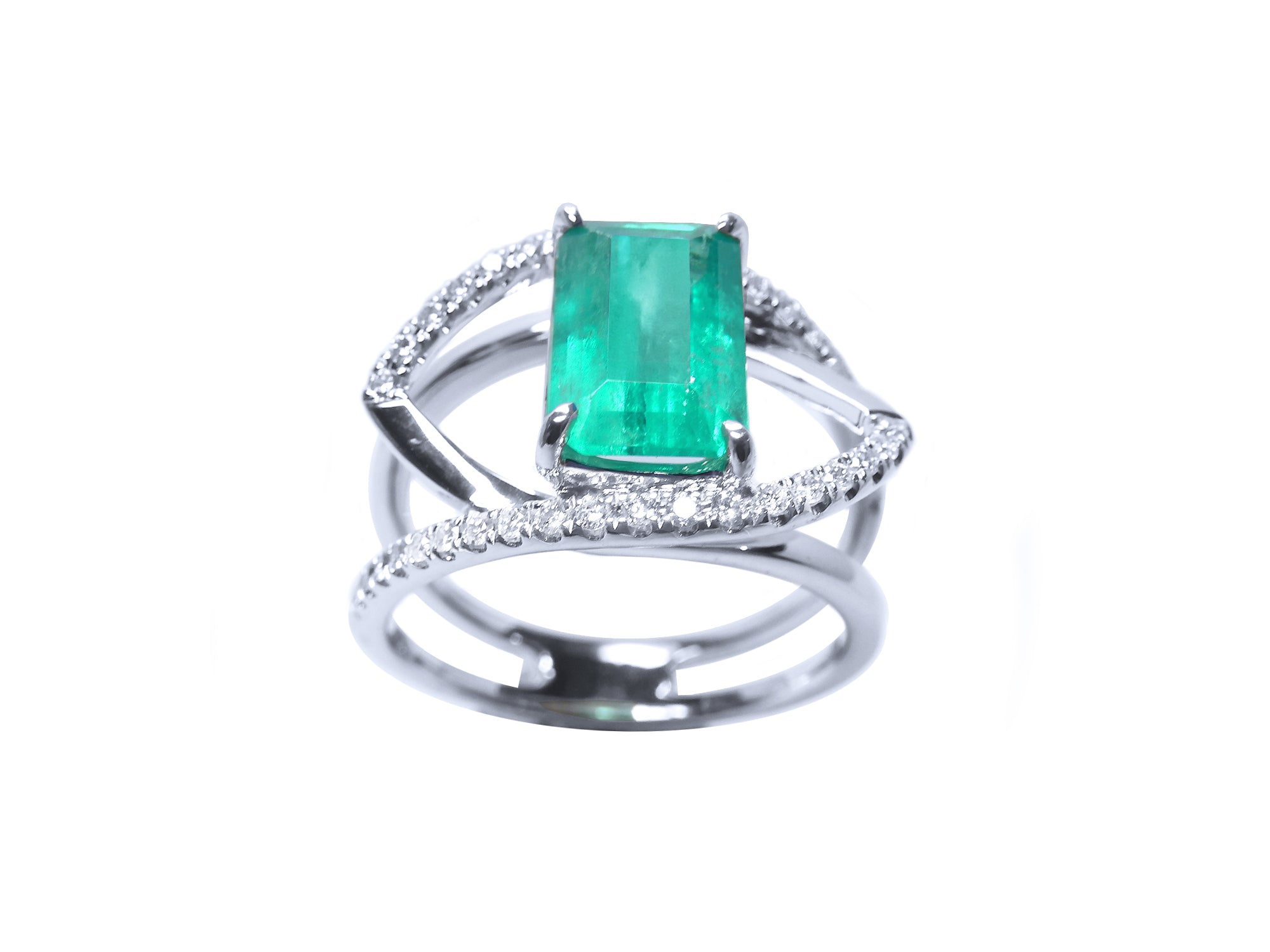 Emerald-cut emerald ring for ladies