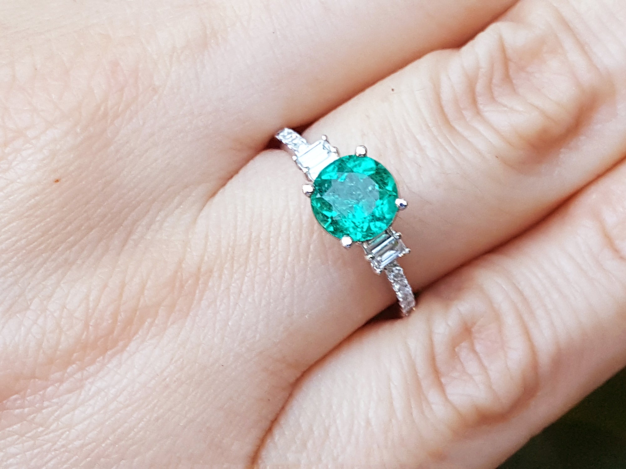 Mother&#39;s Day gift emerald ring