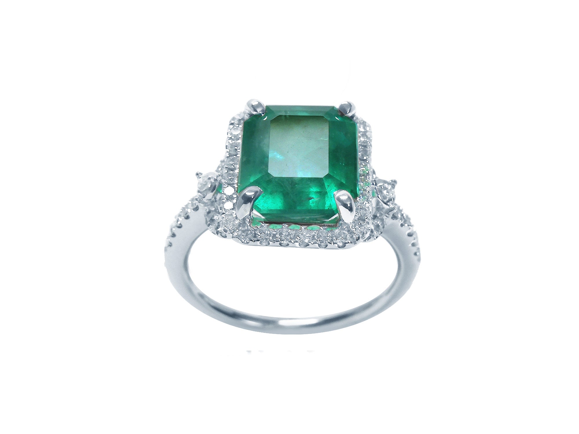 Emerad-cut emerald engagement rings