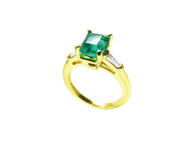 Green gemstone rings for women