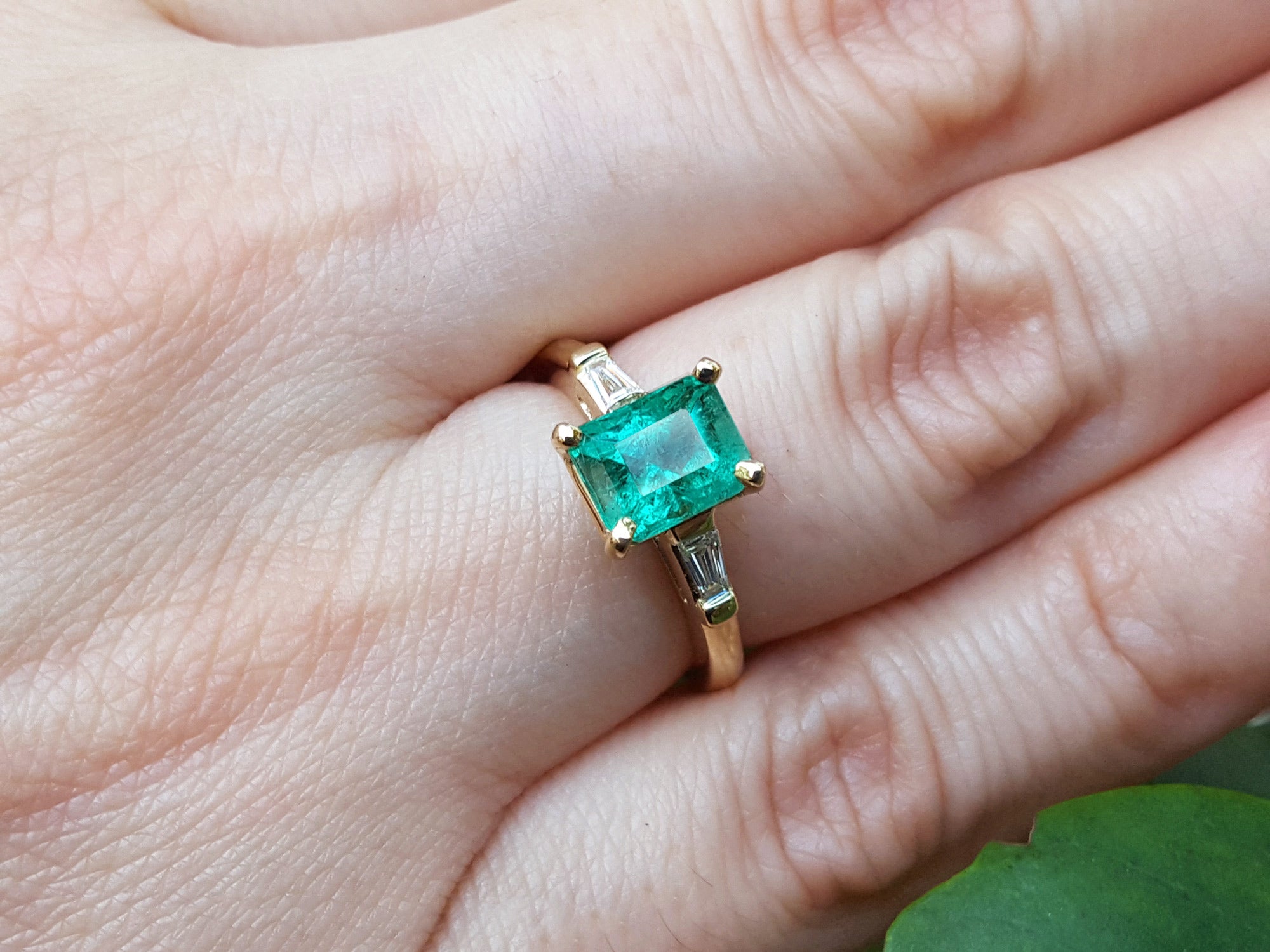 Emerald 1.68 ct Tapered Baguettes Side Diamonds Ring 14K Gold