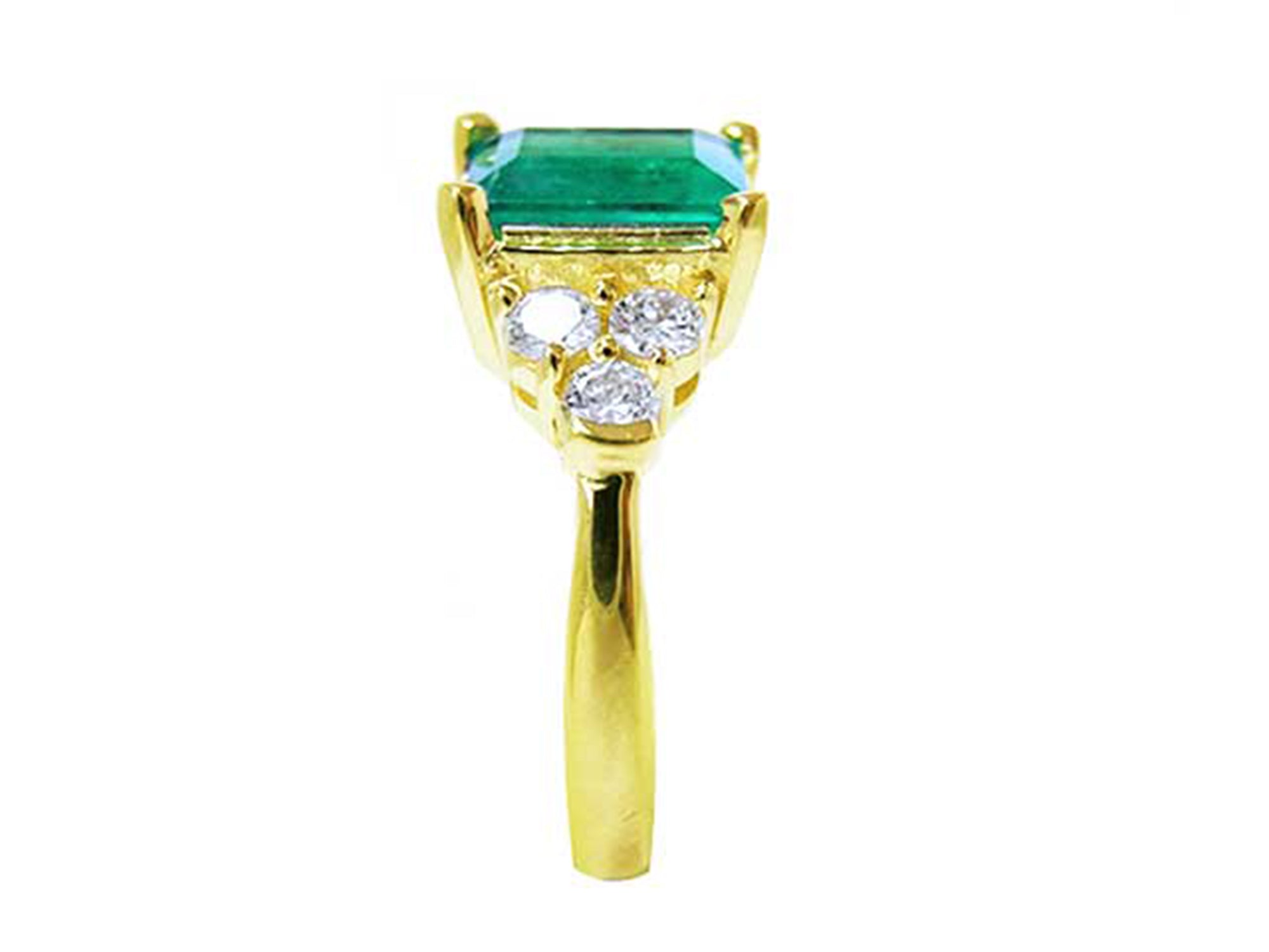 Muzo Colombia emerald ring