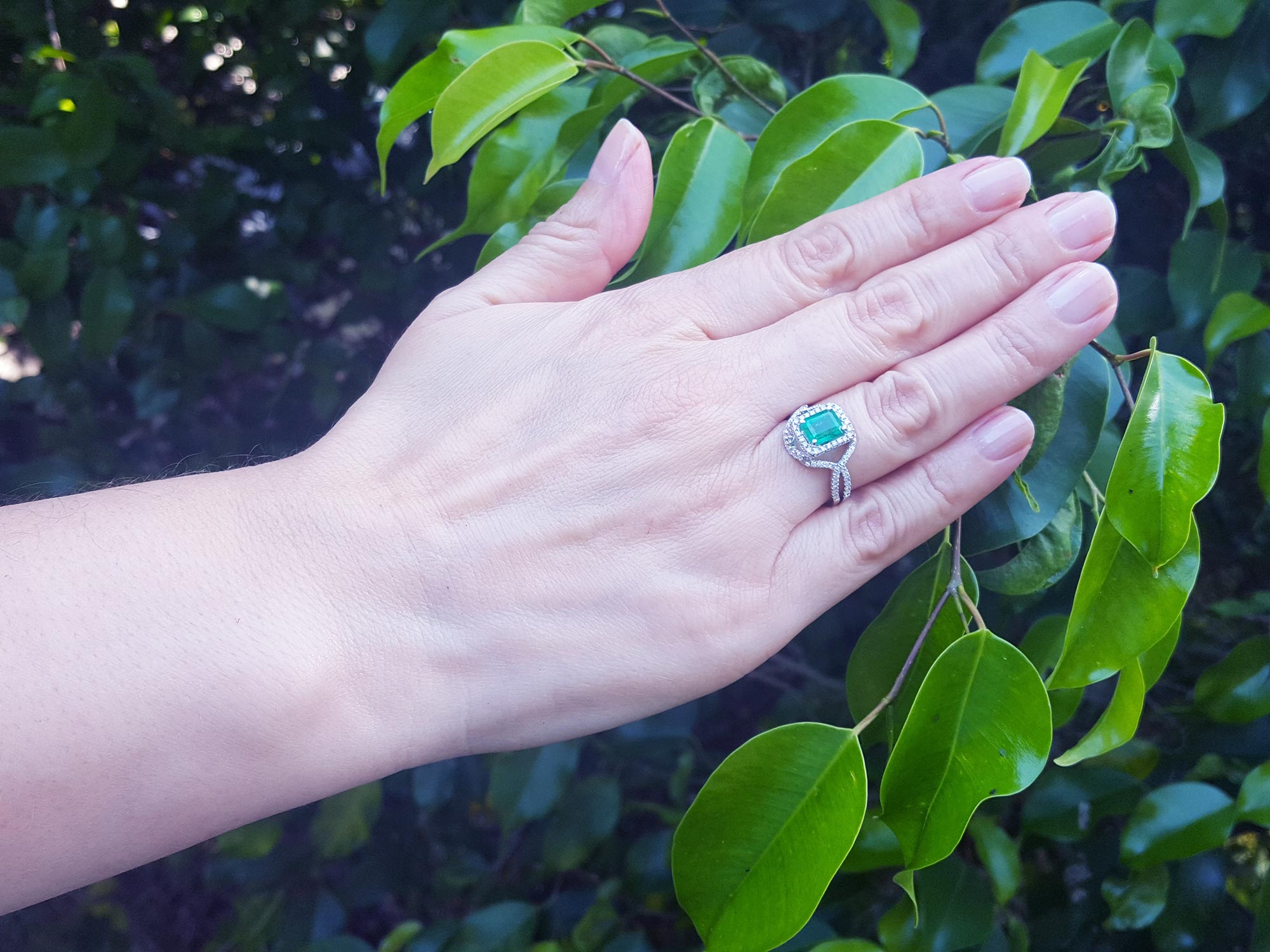 Emerald and diamond ring