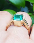 Women emerald engagement rings