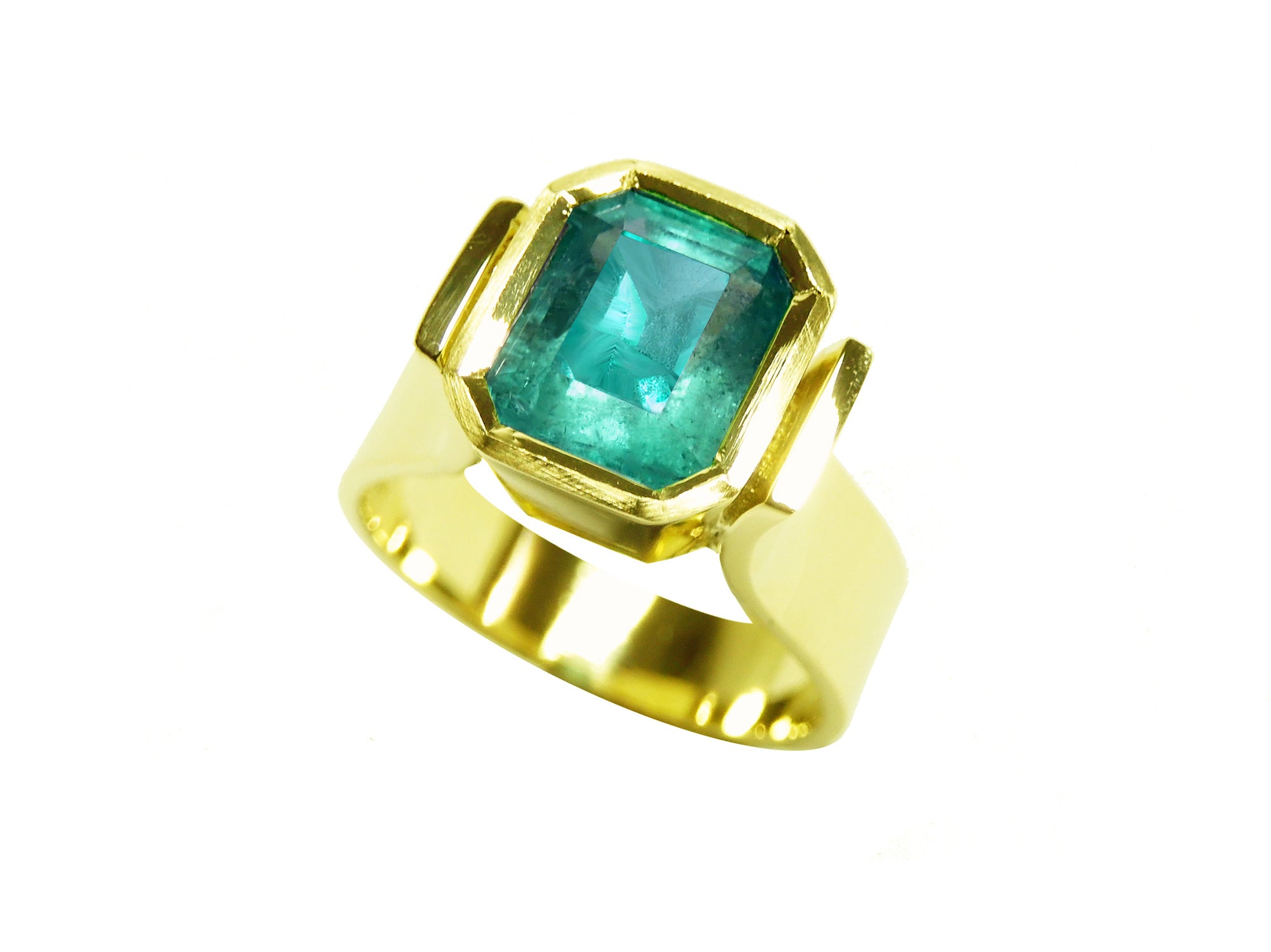Solitaire emerald ring for women