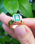 Solitaire ring with Colombian emerald