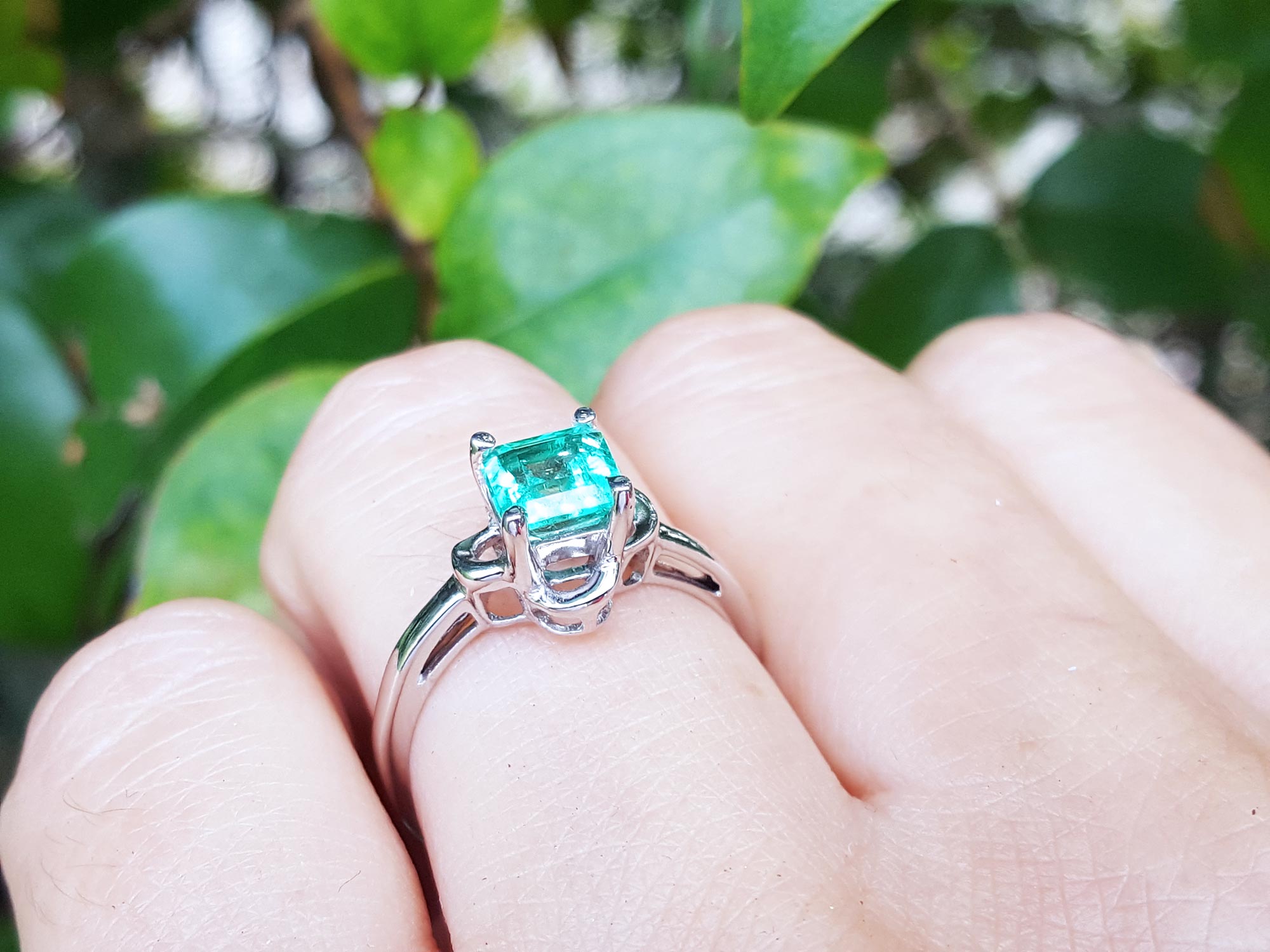 Colombian emerald clover ring