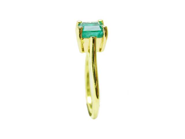Green gemstone rings for women