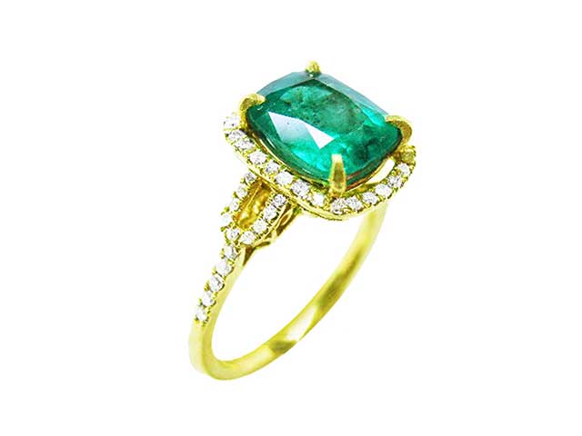 Women’s emerald engagement rings size 