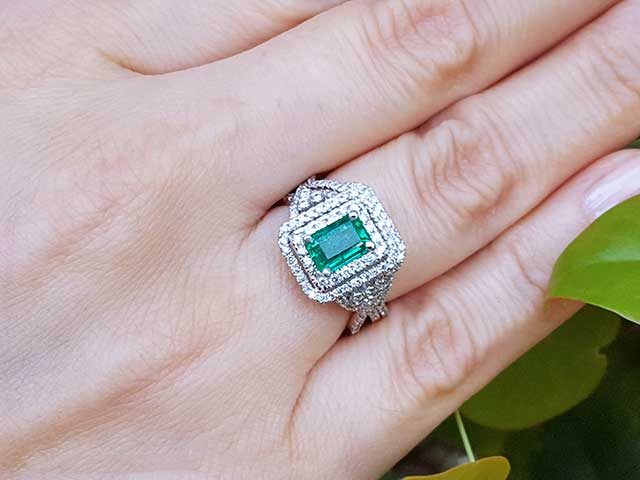 Genuine Colombian emerald jewelry for mother&#39;s day