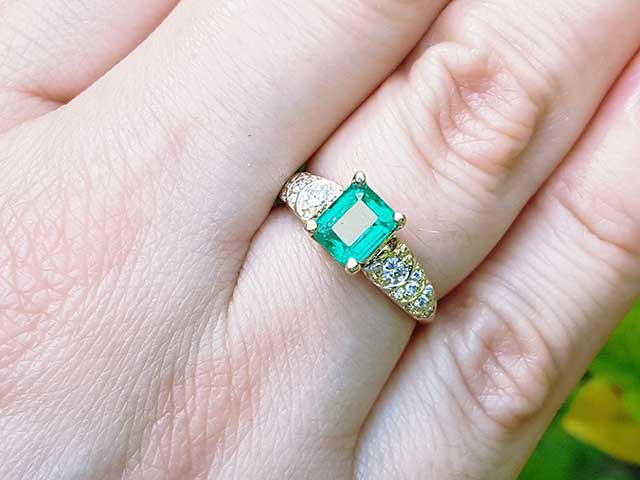 Mother&#39;s day vintage emerald ring&quot;
