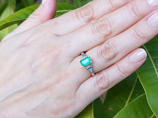 Platinum Genuine emerald rings for sale